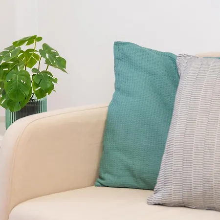 Elegant With Private Workspace Apartment