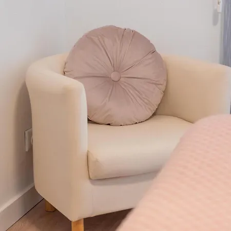 Apartment Elegant With Private Workspace