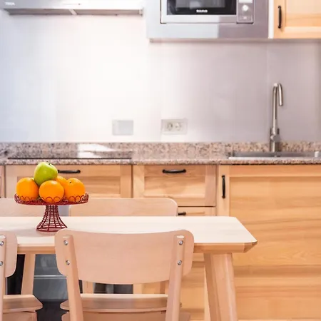 Elegant With Private Workspace Apartment *